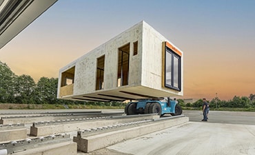 MBN in Bohmte setzt auf innovative Holzmodulproduktion – AGW installiert Elektrotechnik in 80 Wohn-Modulen